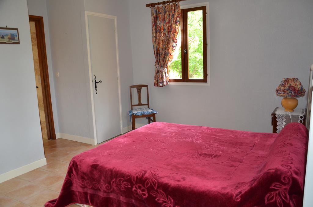 La Gueriniere Bed & Breakfast Cenac-et-Saint-Julien Exterior photo