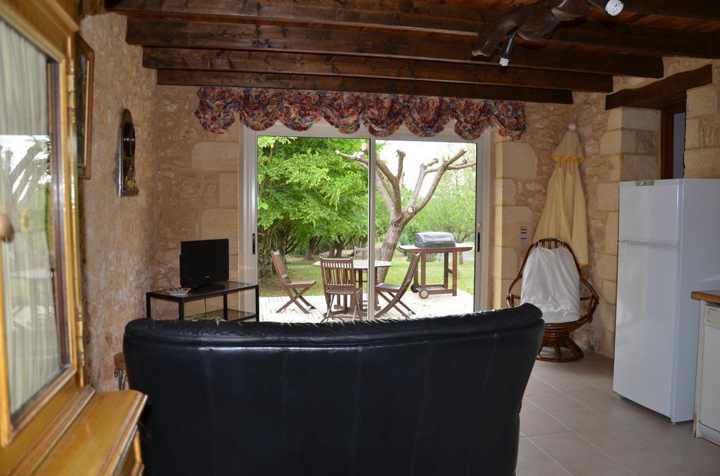 La Gueriniere Bed & Breakfast Cenac-et-Saint-Julien Exterior photo